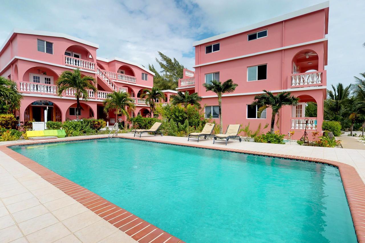 Caribbean Lily @ Caribe Island Hotel San Pedro  Buitenkant foto